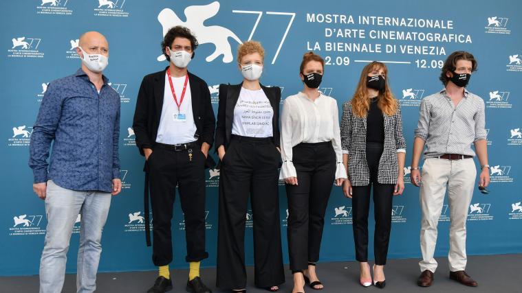 Die deutsche Regisseurin Julia von Heinz mit ihrem Team.