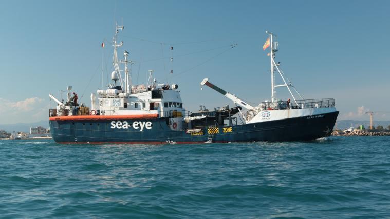 Die „Alan Kurdi“ darf in Sardinien anlegen.