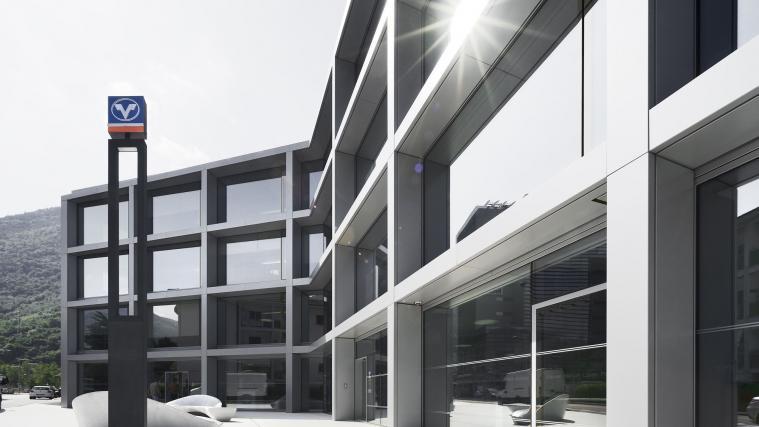 Die Volksbank mit Sitz in Bozen ist als Regionalbank neben dem Heimatmarkt Südtirol in den nordost-italienischen Provinzen Trient, Belluno, Treviso, Pordenone, Vicenza, Padua und Venedig tätig.
