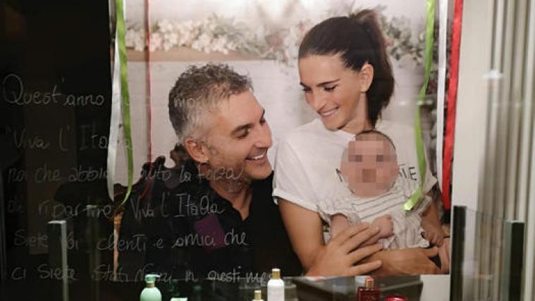 Eine glückliche kleine Familie: Mattia Maestri mit Frau Valentina und Töchterchen Giulia.