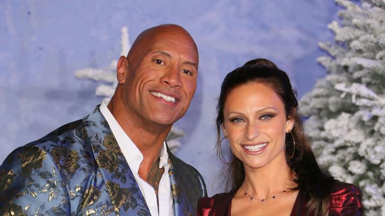 Hollywood-Star Dwayne Johnson und seine Frau Sängerin Lauren Hashian sind am Coronavirus erkrankt.