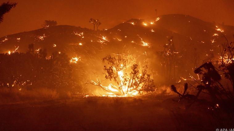 In Kalifornien wüten weiterhin die Flammen.