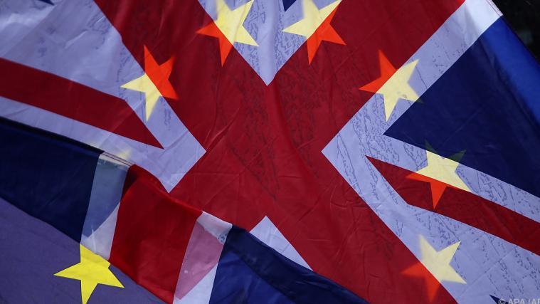 Mit der EU-Genehmigung dürfen britische Firmen Finanzgeschäfte auch nach Ende der Brexit-Übergangsphase zum Jahresende im EU-Binnenmarkt anbieten.