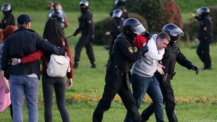 Proteste in Weißrussland gegen die erneute Amtszeit von Lukaschenko dauern an.