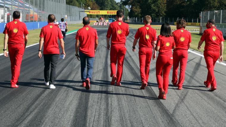Rot war in der Formel 1 stets Modefarbe: Doch jetzt bröckelt der Status von Ferrari.