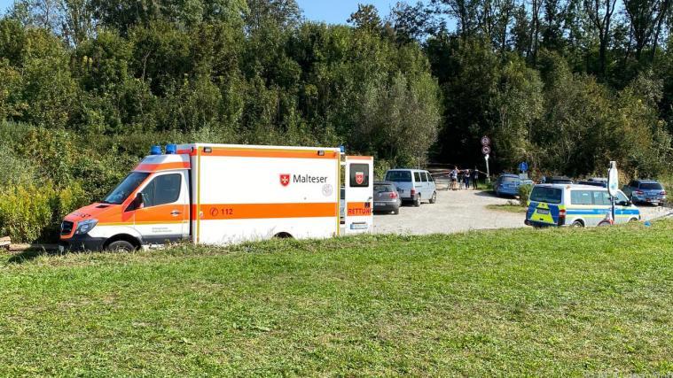 Rund 100 Einsatzkräfte waren vor Ort.