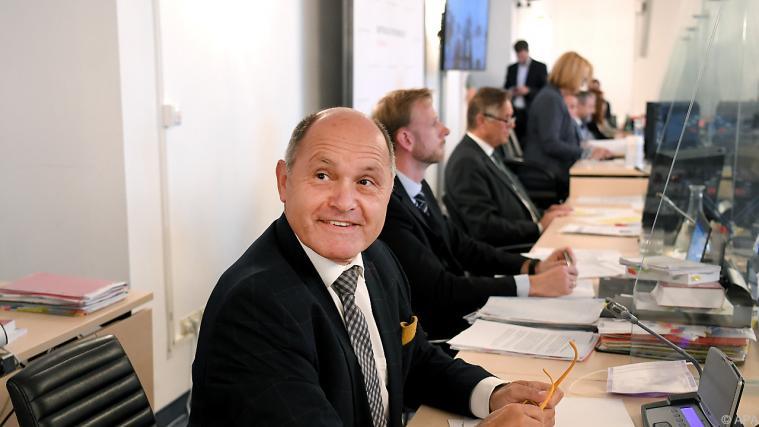 Sobotka auf ungewohntem Platz im Ibiza-U-Ausschuss.