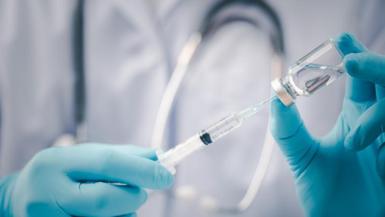 Wohlhabende Staaten, sowie die EU, haben sich bei Pharmafirmen bereits Millionen von Impfstoff-Einheiten gesichert.