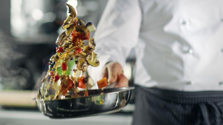 2 Millionen Arbeitnehmer bangten um ihren Job, 250.000 Familien seien durch die Maßnahmen gefährdet, warnte der Branchenverband der Gastronomiebetreiber, Fipe Confcommercio.