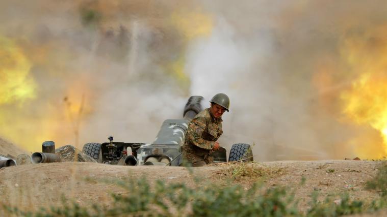Bereits mehr als 100 Todesopfer forderten die Kämpfe in der Unruheregion Berg-Karabach.