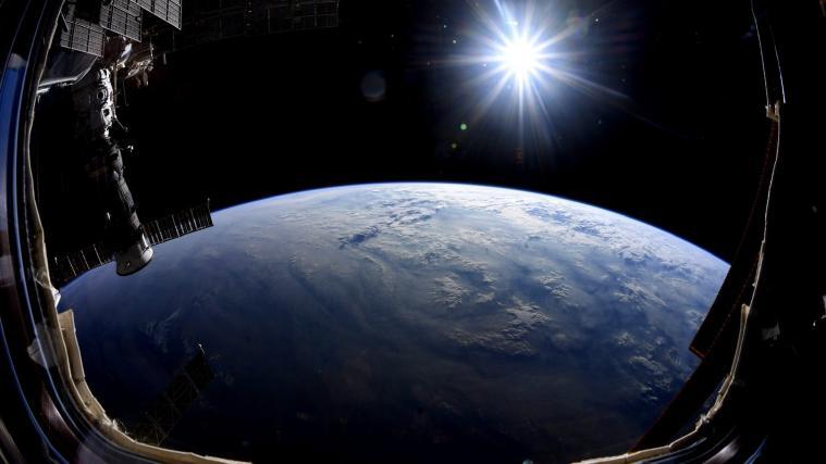 Die Raumfahrer auf der ISS haben wegen eines Lecks noch immer mit Problemen zu kämpfen.