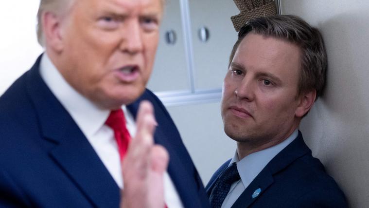 Einen Monat vor der US-Wahl ist auch der Wahlkampfchef von Präsident Donald Trump, Bill Stepien, positiv auf das Coronavirus getestet worden.