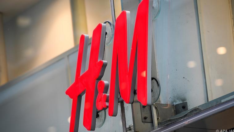 H&M soll Mitarbeiter ausgespäht haben.