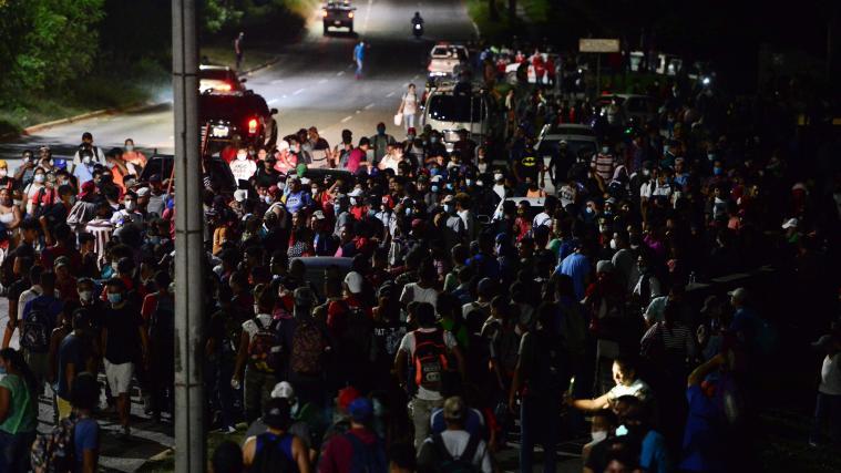 Hunderte Migranten haben sich auf den Weg in die USA gemacht.