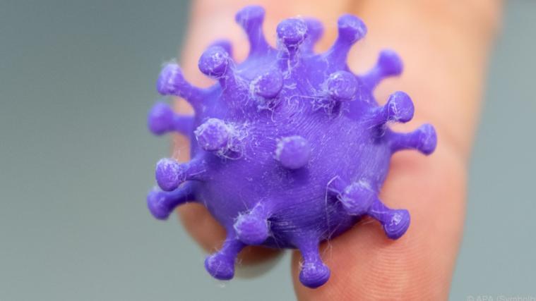 In schlecht belüfteten Räumen fühlt sich das Virus wohl.