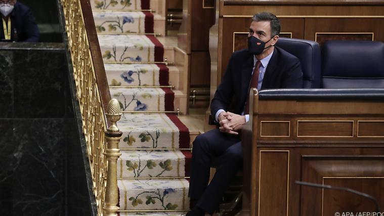 Pedro Sánchez muss sich dem Parlament stellen.