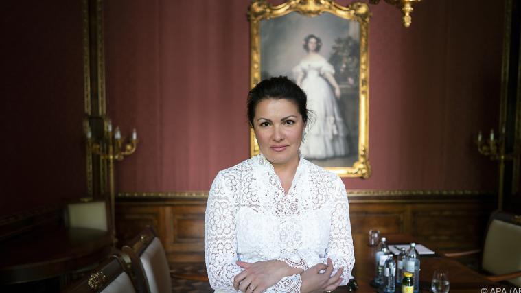 Unter anderem wird „La Traviata“ mit Anna Netrebko aus dem Jahr 2005 gezeigt.