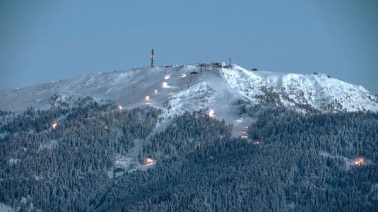 Anlässlich der außerordentlichen Generalversammlung, die als Videokonferenz stattfand, wurde eine Reorganisation der Gesellschaft beschlossen und die Kronplatz Holding AG aus der Taufe gehoben.