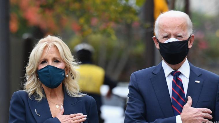 Der künftige US-Präsident Joe Biden ehrt die Veteranen.