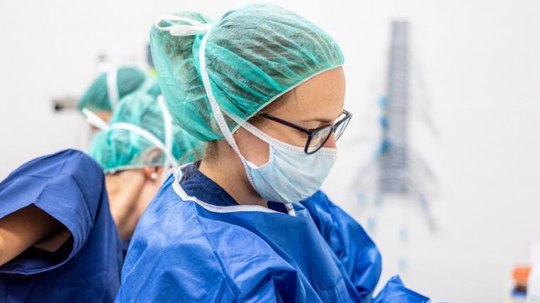 Die Ärztegewerkschaften beklagten die schwierigen Arbeitsbedingungen des Gesundheitspersonals. (Symbolbild)