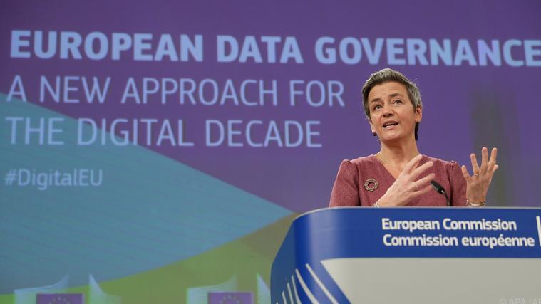 Digitalkommissarin Vestager stellt "Data Governance Act" vor.