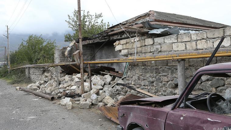 Nach den Kämpfen in Berg-Karabach plant Armeniens Regierungschef den Wiederaufbau der Region.