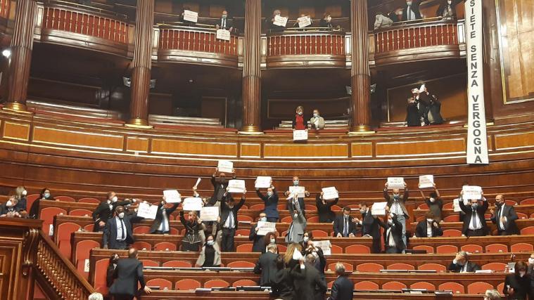 Abgeordnete der Lega hatten vor der Abstimmung gegen das Dekret protestiert.