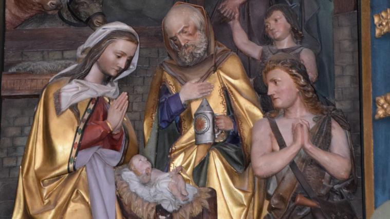 Bischof Ivo Muser zelebrierte die Christmette im Brixner Dom und rief dazu auf, „den in der Schwäche eines Kindes verborgenen Gott anzubeten“.