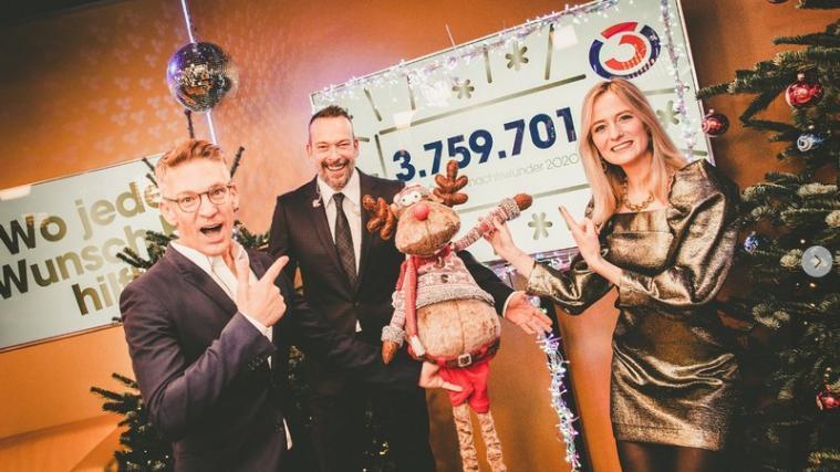 Das „Ö3-Weihnachtswunder“ 2020, das aus der „Ö3-Wunschhütte“ in Wien-Heiligenstadt gesendet wurde, hat 3.759.701 Euro eingebracht.