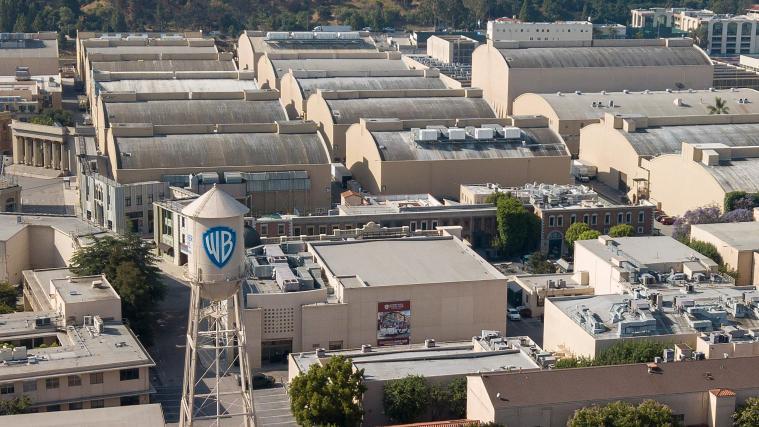 Der Konzern Warner Bros. steht für seinen Plan derzeit massiv in der Kritik.