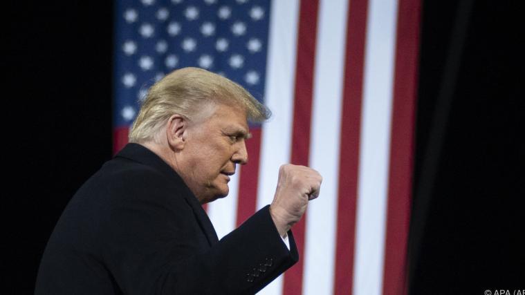 Die Republikaner fechten Resultate in Swing States an.