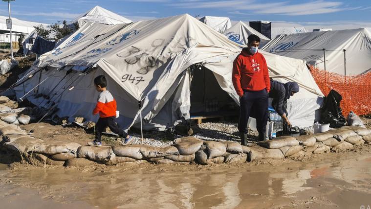 Flüchtlingszelt auf Lesbos Ende Dezember.