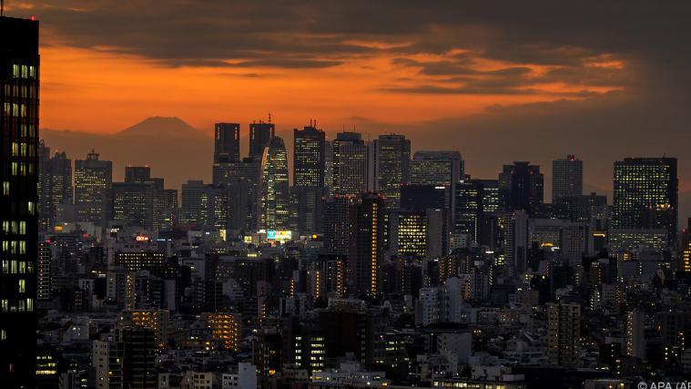 In Tokio und anderswo im Land laufen die Geschäfte.