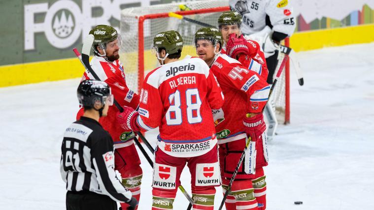 Insam, Alberga, Plastino und Trivellato bejubelt den 7. Sieg en suite.