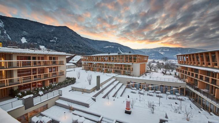 Jetzt das neue 5* Falkensteiner Hotel Kronplatz entdecken und vom -15 % Opening Special profitieren.