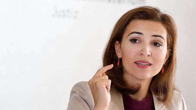 Justizministerin Zadic froh, dass Rechtslage geklärt wurde.