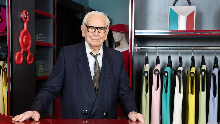 Pierre Cardin gründete 1950 sein eigenes Modehaus.