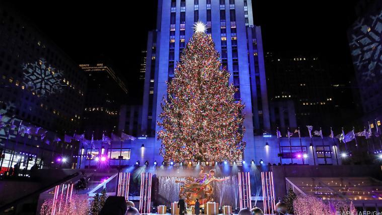 Spektakel beim Rockefeller Center ohne Zuschauer vor Ort.