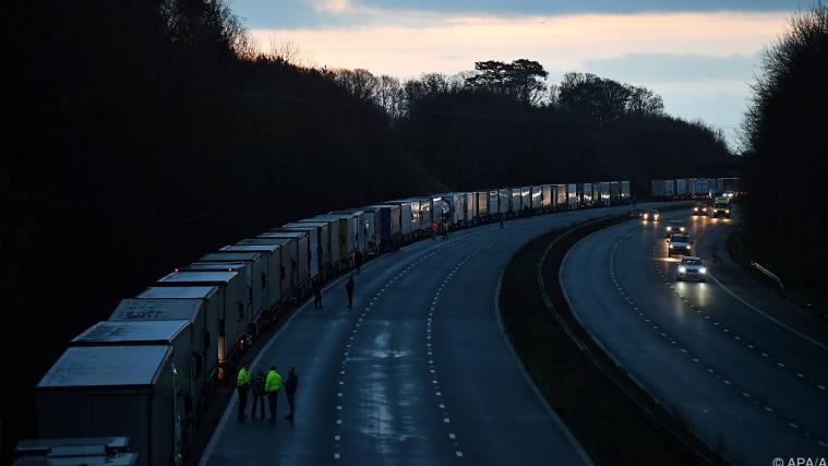 Tausende Lkw wollen von der britischen Insel auf den Kontinent.