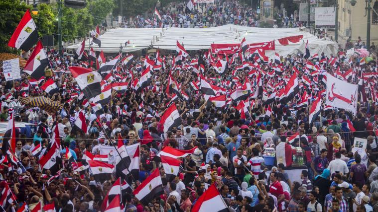 Tausende Menschen gingen vor 10 Jahren in Ägypten auf die Straße.