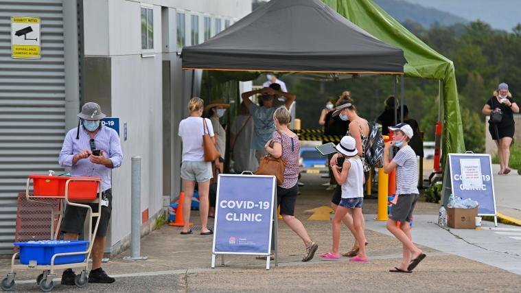 Vor den Test-Zentren in Sydney bildeten sich in den vergangenen Tagen lange Schlangen.
