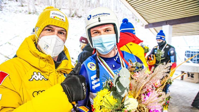 Armin Zöggeler (li.) & Dominik Fischnaller (re.) freuen sich über EM-Bronze
