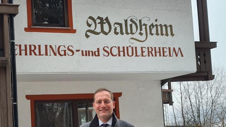 „Den Betroffenen bestmöglich helfen“ möchte Landesrat Massimo Bessone mit dem Umbau des ehemaligen Schülerheims Waldheim in Bruneck in ein Haus für Menschen mit autistischen Störungen.