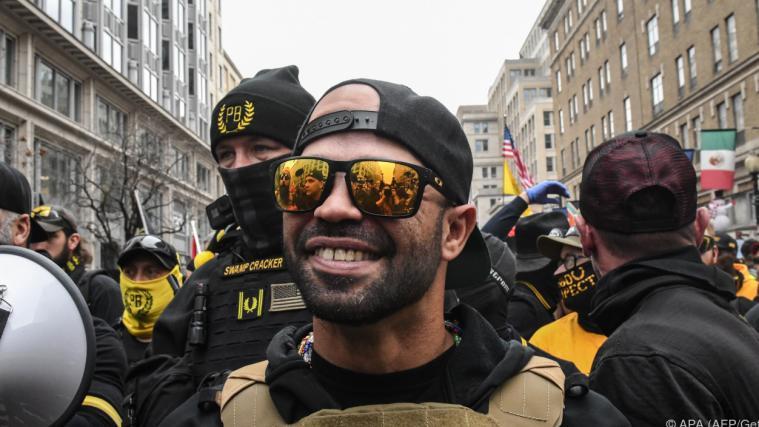 Der Anführer der Gruppe „Proud Boys“ muss Washington verlassen.