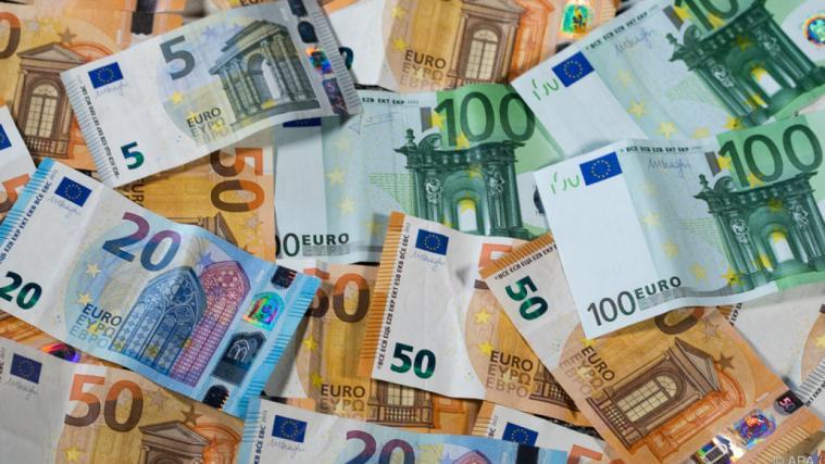 Der Euro hat am Mittwoch leicht zugelegt und einen neuen mehrjährigen Höchststand erreicht.