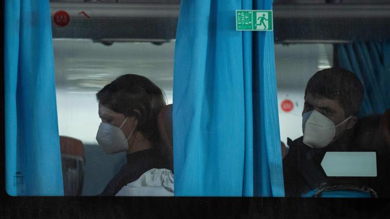 Die 13 anderen Wissenschaftler mussten in Wuhan zunächst in Quarantäne.