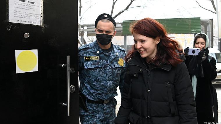 Die russische Regierung geht nun auch gegen Nawalnys Umfeld vor.