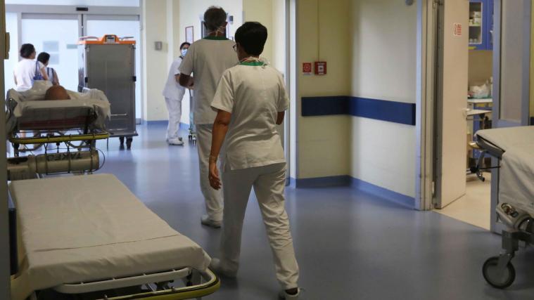 Die Zahl der in Spitälern behandelten Covid-19-Patienten sank.