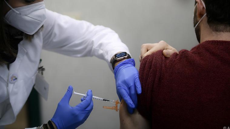 In Italien wurden schon über 500.000 Personen gegen das Coronavirus geimpft.