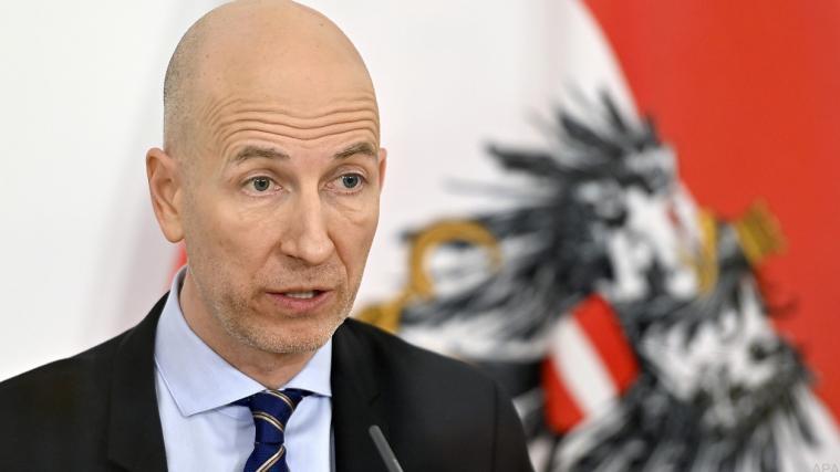 Martin Kocher übernimmt ein Ressort mit vielen Baustellen.